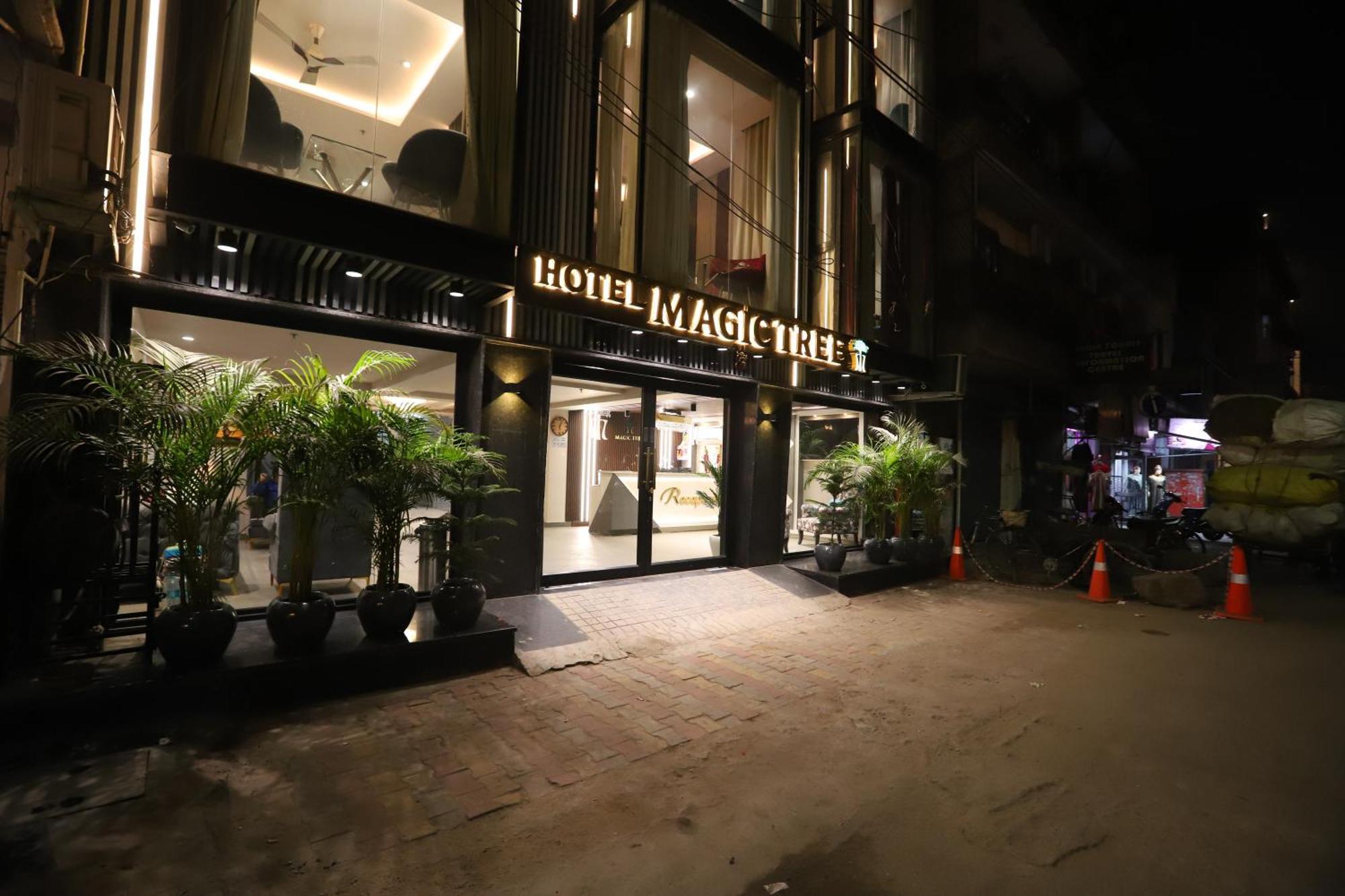 Hotel The Magic Tree - Paharganj Ню Делхи Екстериор снимка