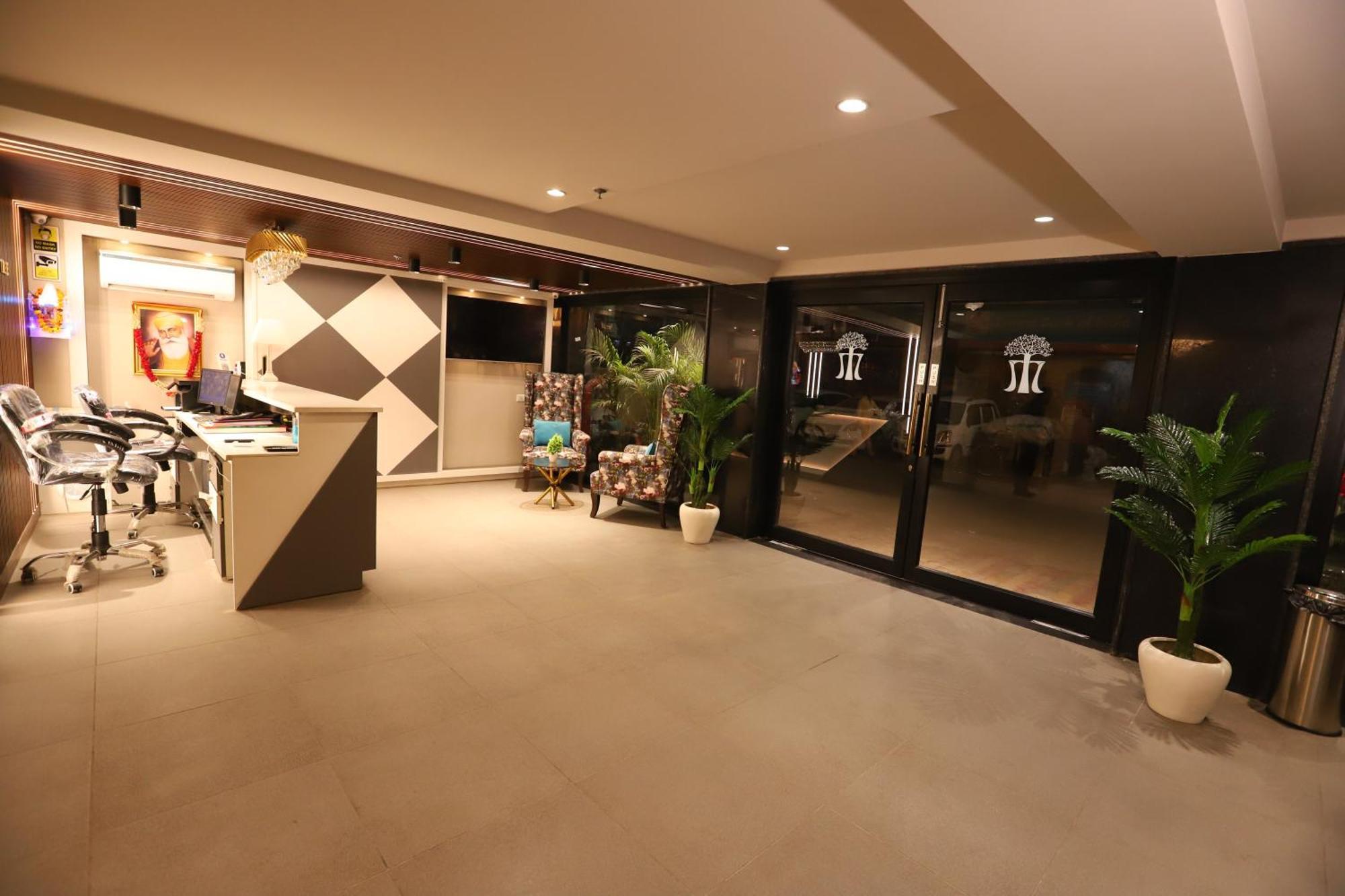 Hotel The Magic Tree - Paharganj Ню Делхи Екстериор снимка